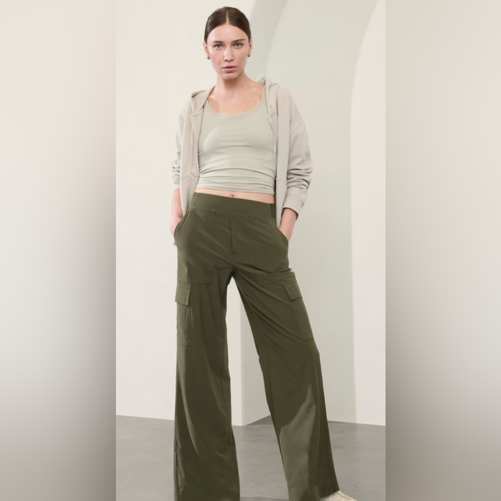 Athleta Brooklyn Heights High Rise Cargo Pant Size 4 Color Aspen Olive